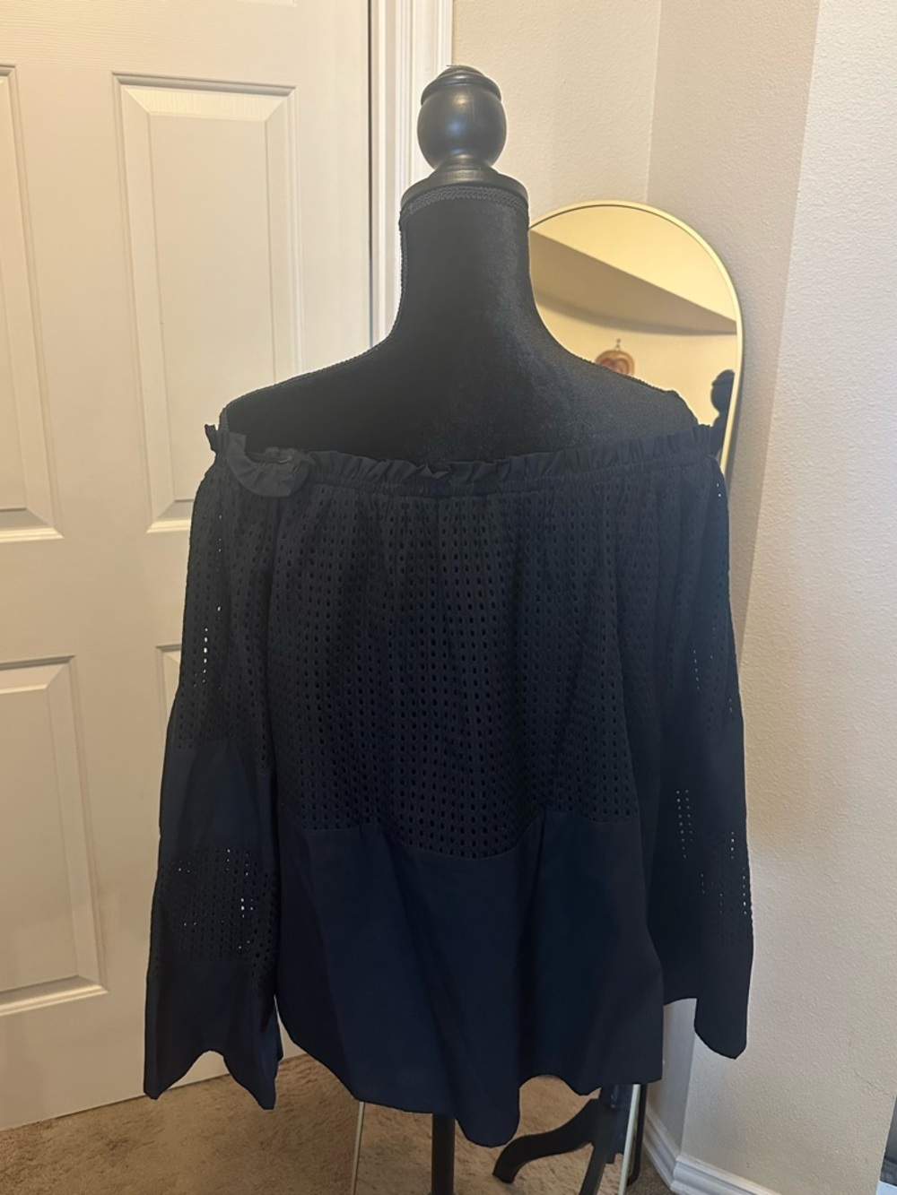 Vertigo Paris Off Shoulder Eyelet Bell Sleeve Top Black Medium NWT - Picture 5 of 8